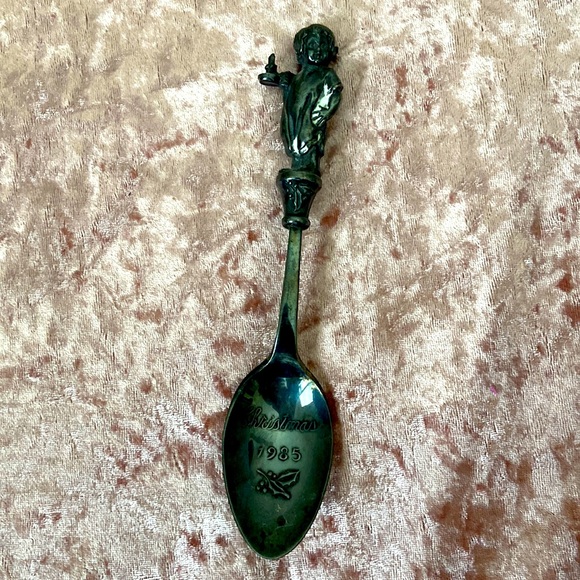 Vintage 80s Reed & Barton Collectible. Child with Candlestick Christmas Spoon - Picture 1 of 7